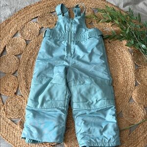 Cat & Jack 2T Snowsuit. like new